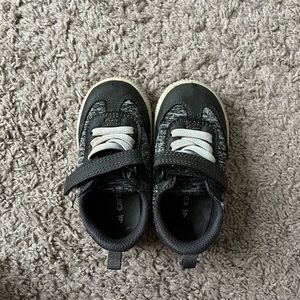 Baby/toddler boy sneakers